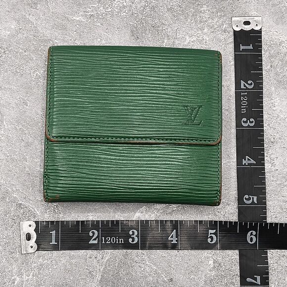 Louis Vuitton Green Epi Leather Compact Size Small Women’s Wallet Unisex - Picture 12 of 12